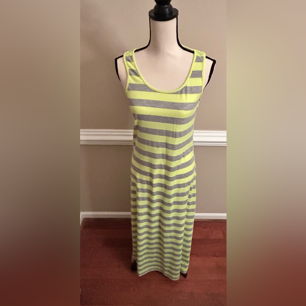 FOREVER 21 SLEEVELESS MAXI TSHIRT DRESS SIZE S